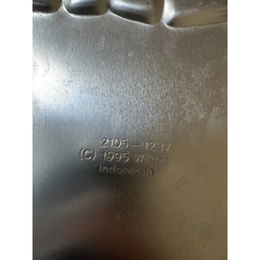 Lot of 5 Vintage Wilton Aluminum Character Cake Pans 1990 Disney Pooh Pocahontas